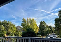 5 min to DWTN, BART & Park| Private Deck w/ View - Image 5