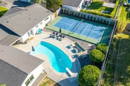 Pickleball Paradise - Image 2