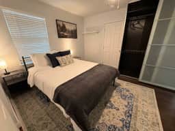 Urban Suite | 1BD 1BTH Serene & Large - Image 4