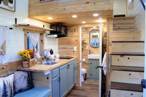 Tiny Paradise | 1-BD 1-BTH Mountain Suite - Image 1