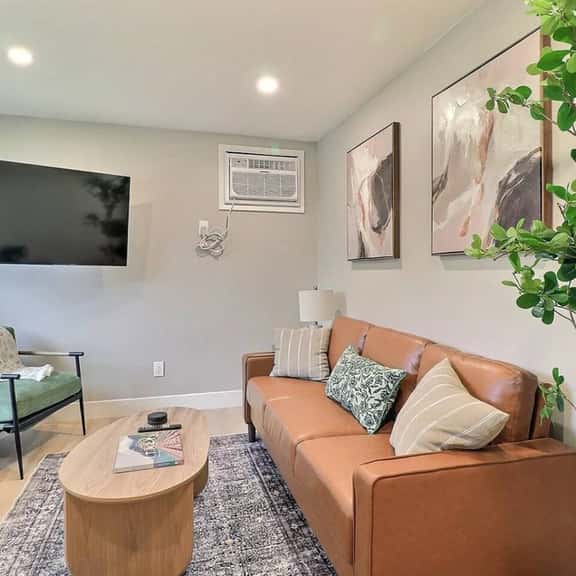 Creekside Suite | 1BD Cozy Home near Downtown PH - Image 1