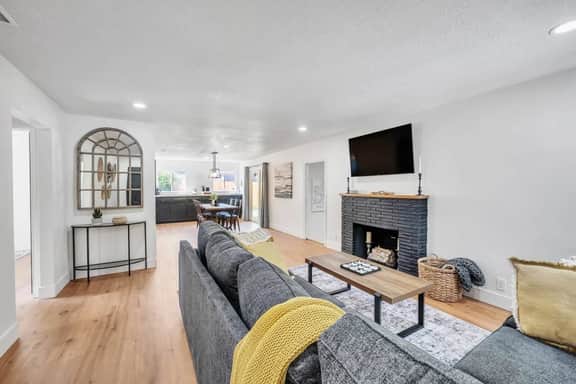 Main Street Retreat - Image 4