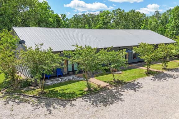 The Pickwick Perch | Cozy 2BD Near Lake - Image 3