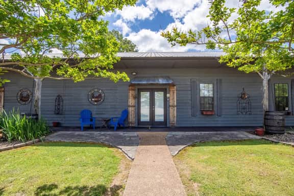The Pickwick Perch | Cozy 2BD Near Lake - Image 2