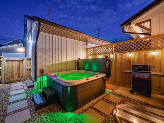 Buckeye North | 3BR 3.5BA w/ Hot Tub + Game Room - Image 2