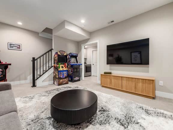 Buckeye South | 3BR 3.5BA w/ Hot Tub + Arcade - Image 3