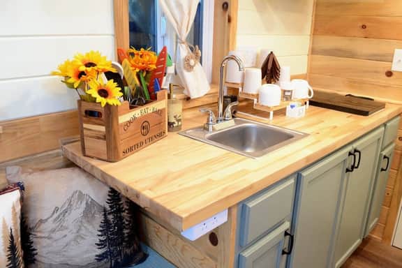 Tiny Paradise | 1-BD 1-BTH Mountain Suite - Image 5