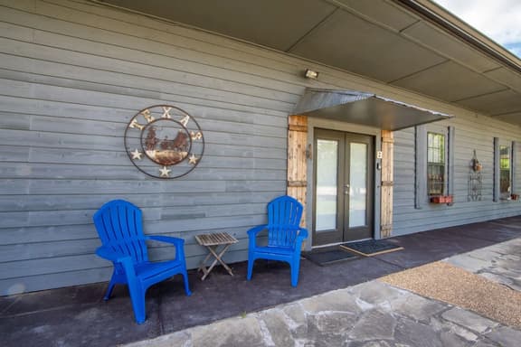 The Pickwick Perch | Cozy 2BD Near Lake - Image 1